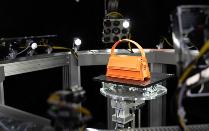 3D image scanner scanning a handbag