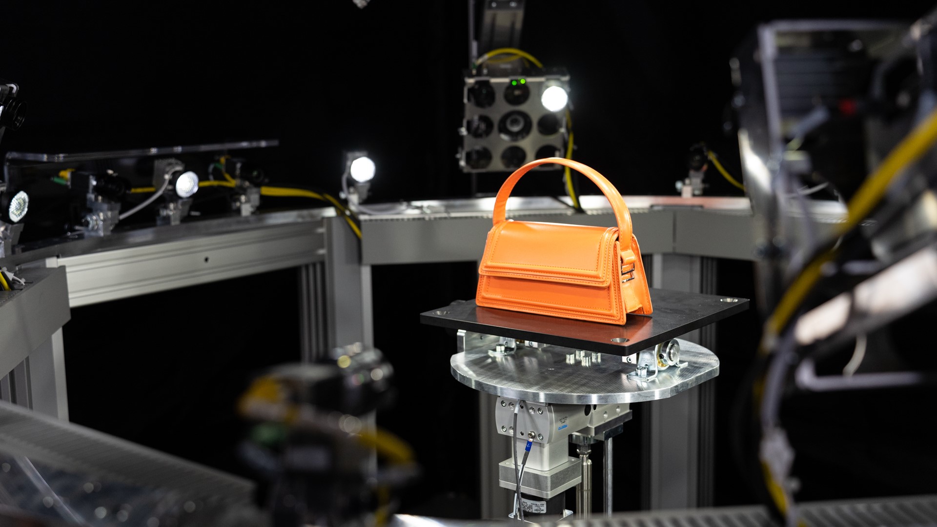 3D image scanner scanning a handbag